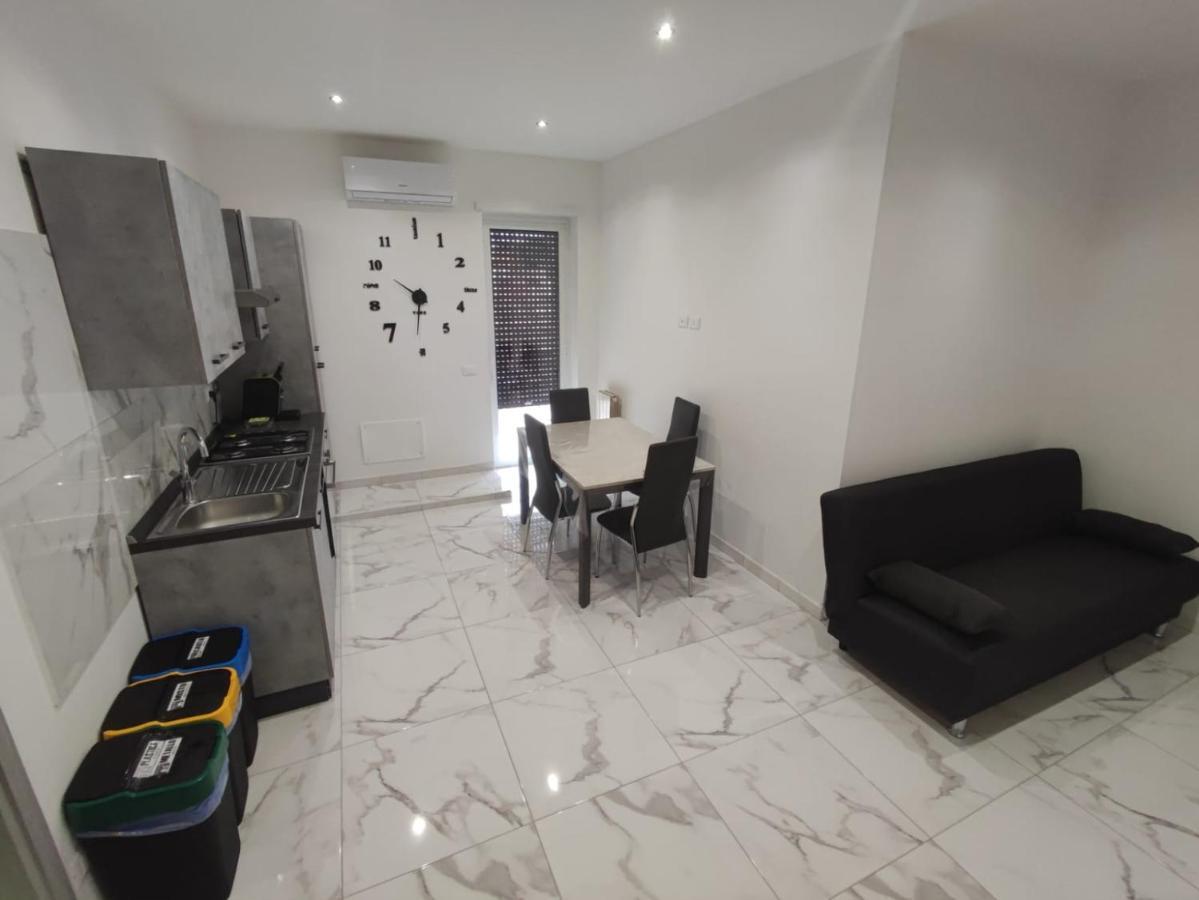 Intero Appartamento Casa Vacanze "Il Pino" Roma Infernetto Ngoại thất bức ảnh